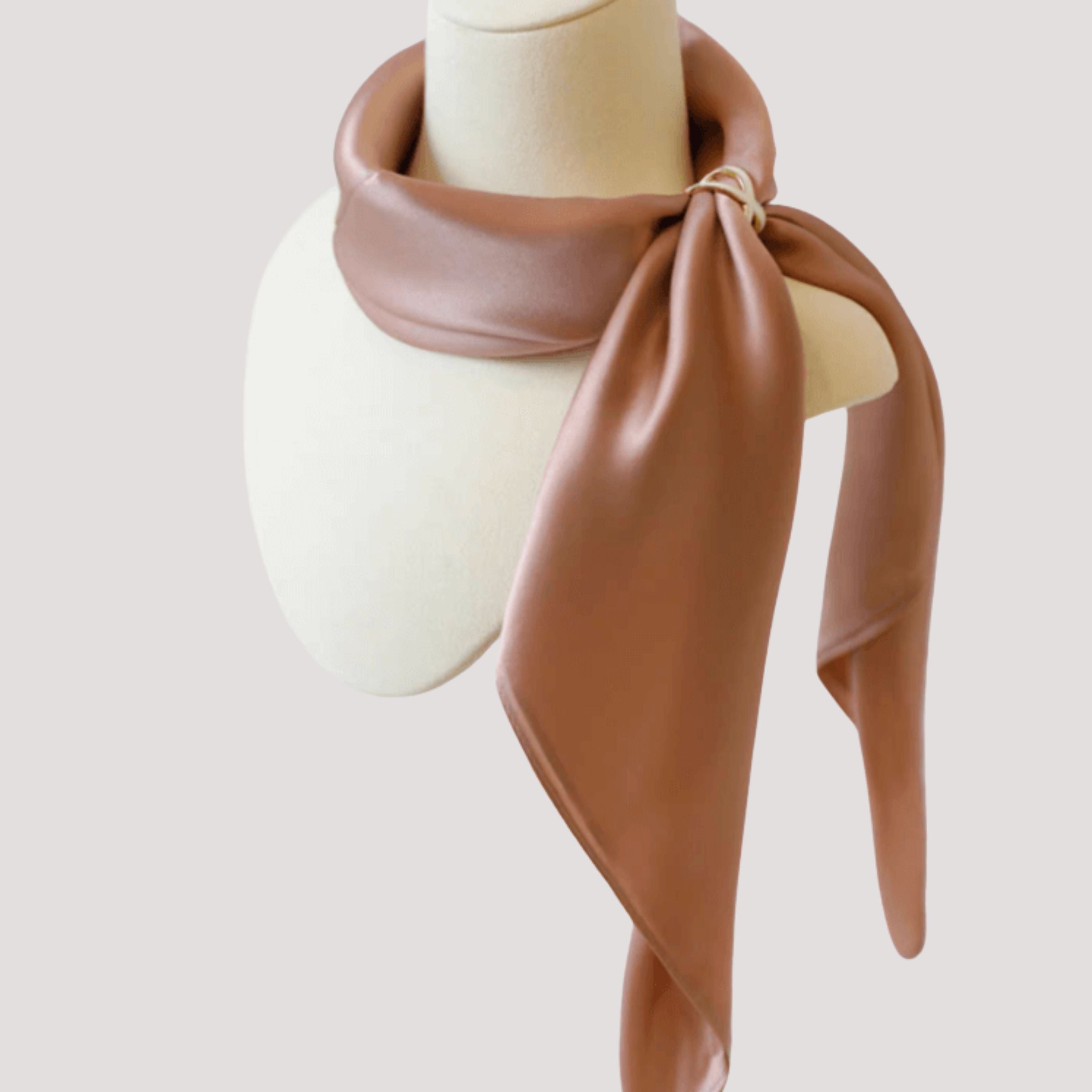 Einfarbiger Seidenschal (quadratisch)