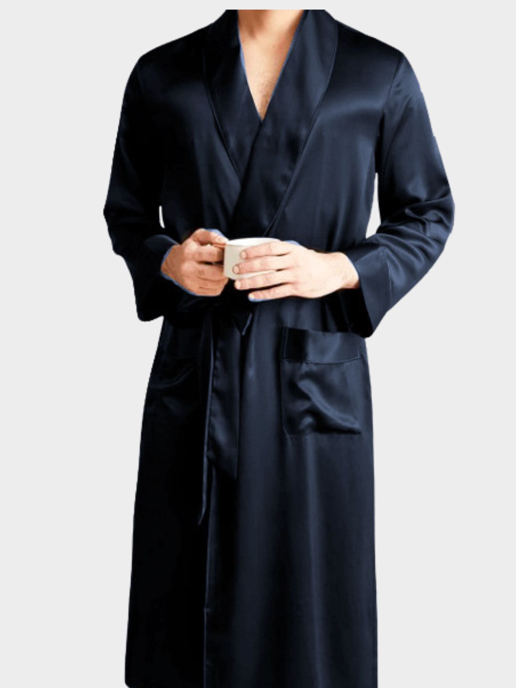 Luxuriöser Seidenbademantel