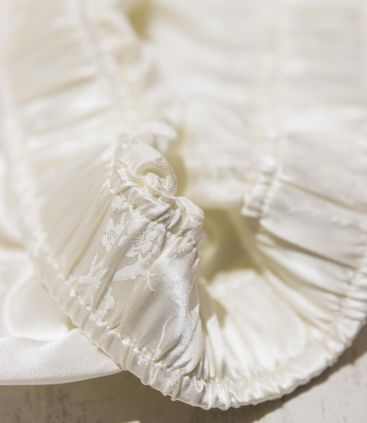 Seidenjacquard-Hosen