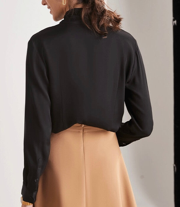 Seidenbluse mit Schleife