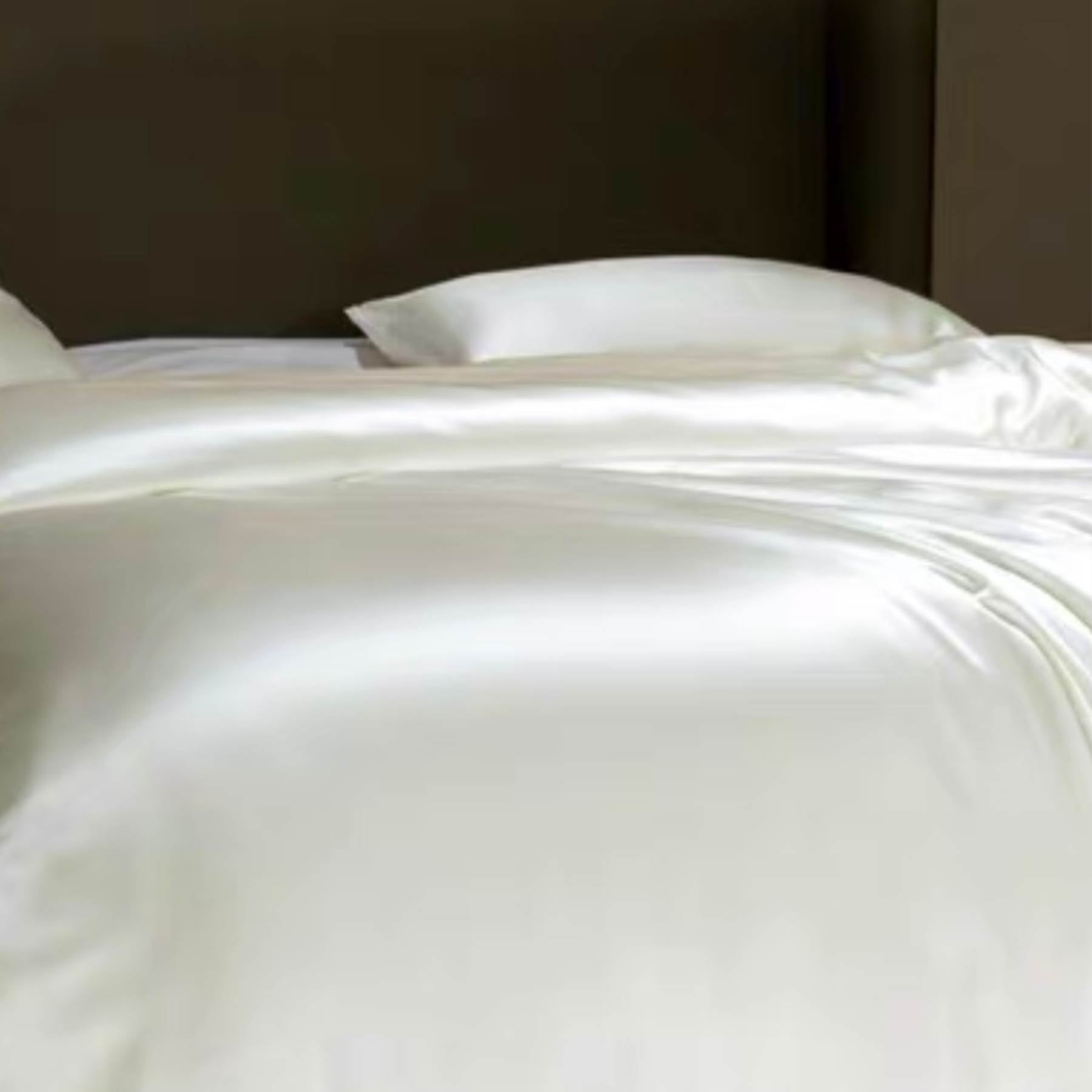 Ganzjahres-seidenbettdecke mit Seidenbezug