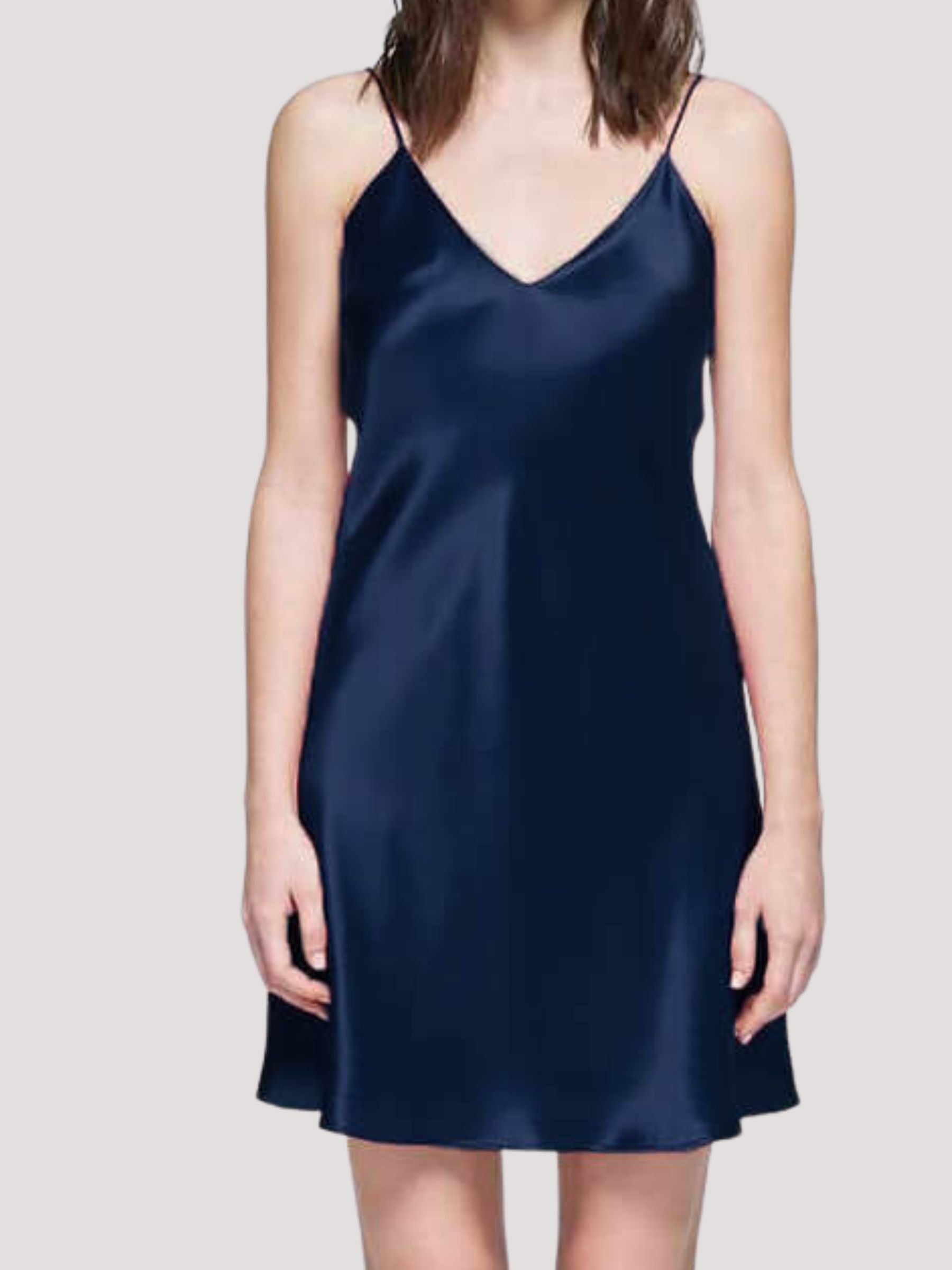 Seidennachthemd mit verstellbaren Trägern